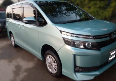 Hire 7 seater Voxy or Noah for your wedding in Nairobi, Eldoret, Kisumu and Mombasa, Kenya at Kes15000